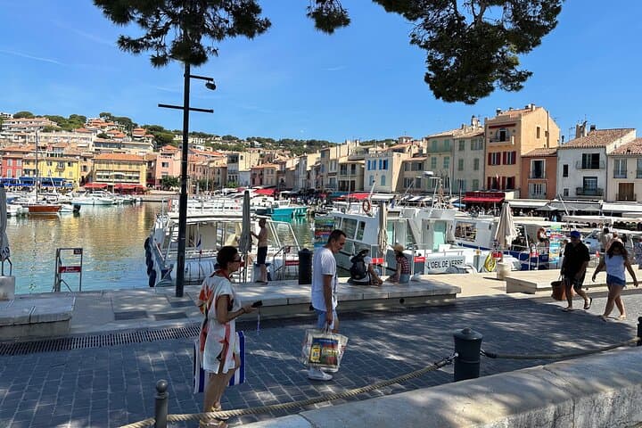 Cassis port city center