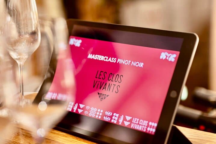 A digital support to better experience our immersion in the heart of the Burgundy vineyard.