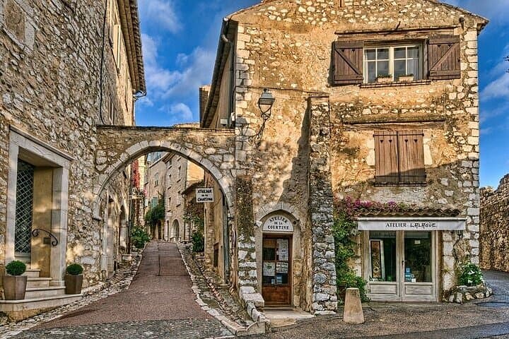 Villages Médiévaux,Grasse, Gourdon, Tourrettes sur Loup, St Paul