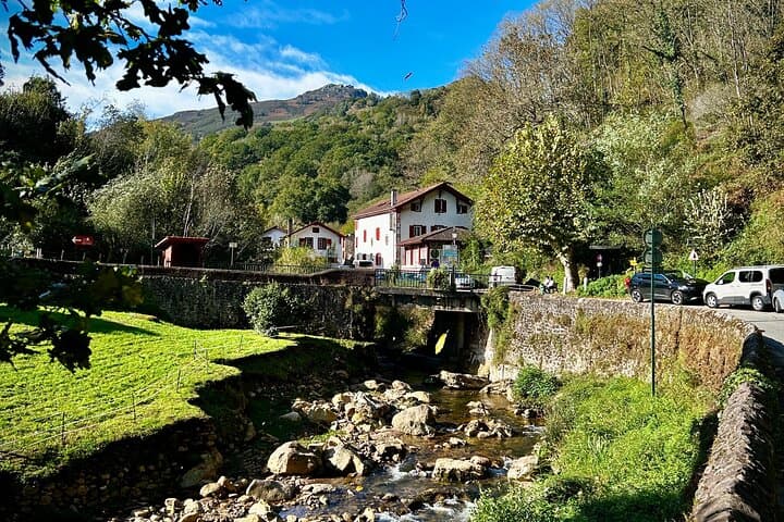 Biarritz: Full-day trip into the Basque Country's inland
