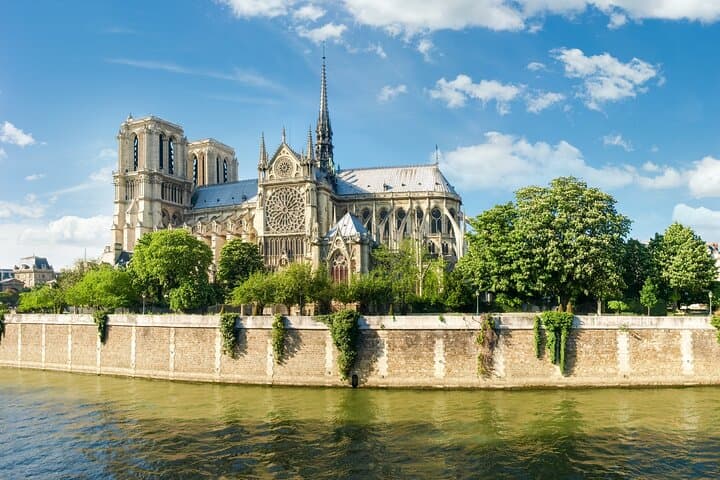 Notre-Dame Cathedral Entry, Louvre, Seine River, Paris Tour