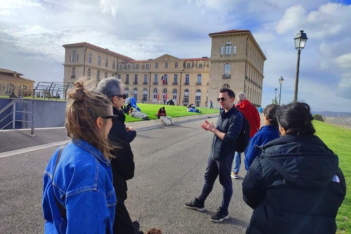 Marseille Guided Tour for 2.5 Hours with a Bilingual Local Guide