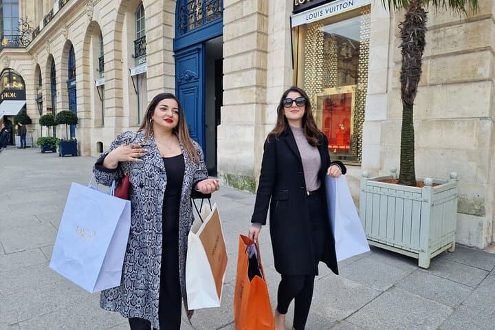 Private Shopping Tour in Paris with a Professional Shopper