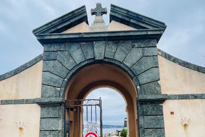 Saint-Tropez Self-Guided City Walking Tour & Scavenger Hunt