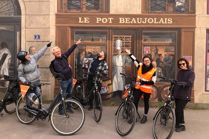 2.5h Guided Bike Tour of Lyon Old Town with a Local Guide