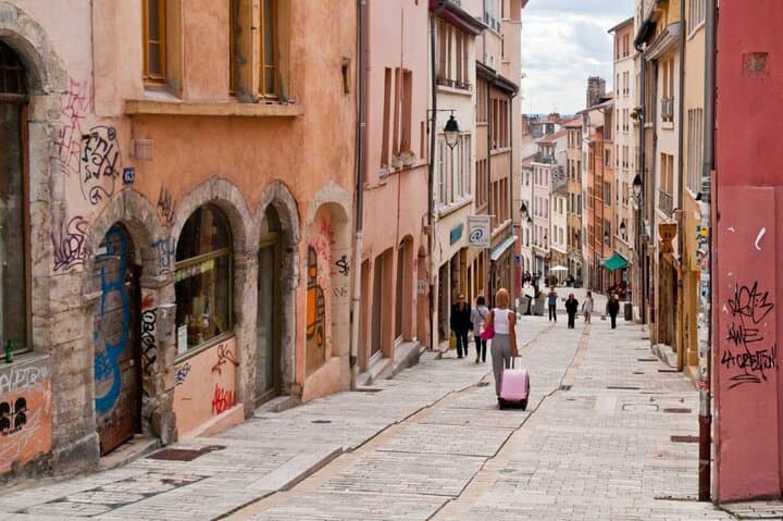 Discover the Croix-Rousse: Guided tour of the soul of Lyon