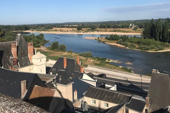 Loire Valley's Castles Chambord and Chenonceau Private Tour