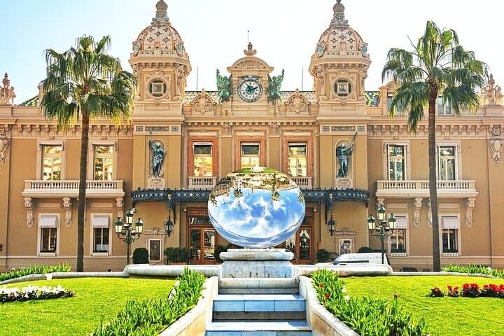 Private day trip from Cannes to Eze & Monaco with a local driver