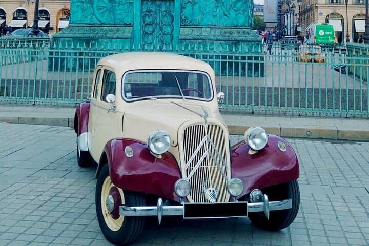Discover Paris by Citroën
traction 
round. #paris #tour