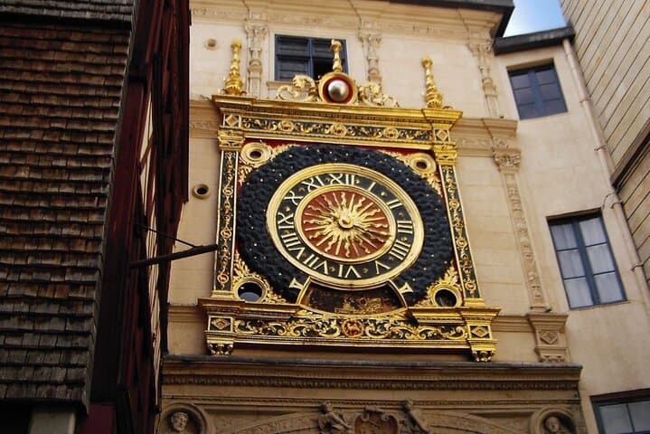 Rouen Self-Guided City Walking Tour & Scavenger Hunt