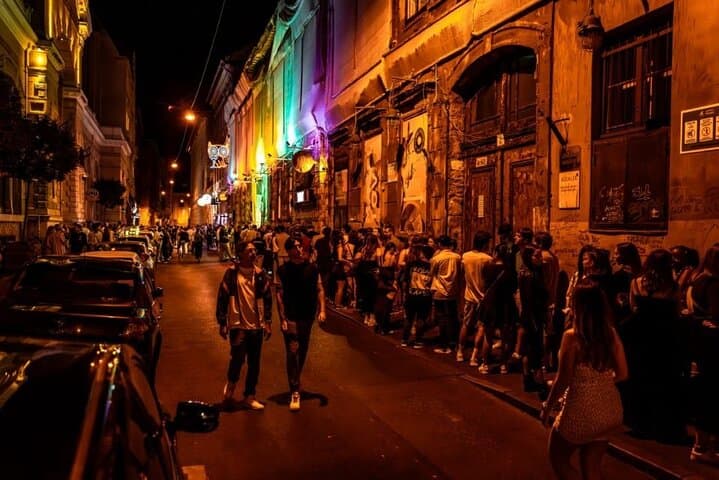 The Original Nice Free Pub Crawl (Tip Based Experience)