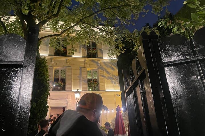 Montmarte Confidential