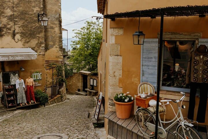 Pearls of Luberon : Gordes, Rousillon & Sénanque Abbey