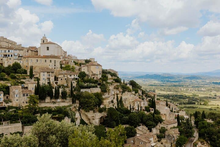 Pearls of Luberon : Gordes, Rousillon & Sénanque Abbey