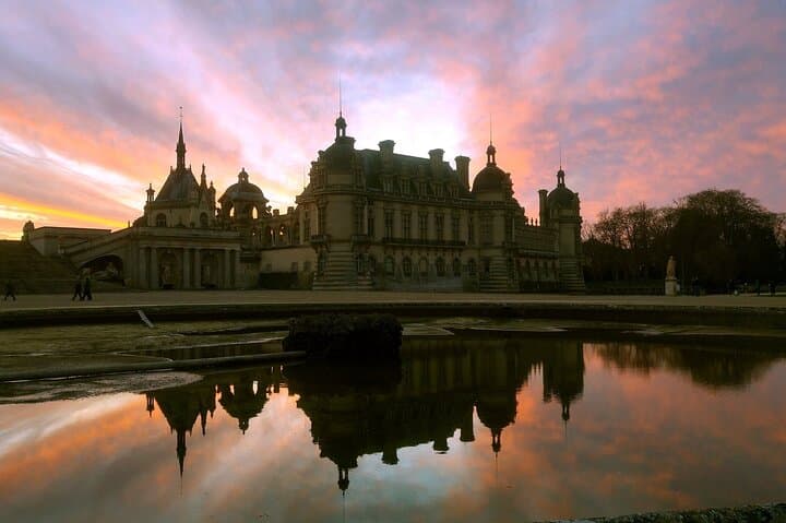 Chantilly Charms: 2 Hours Exclusive Private Walking Excursion