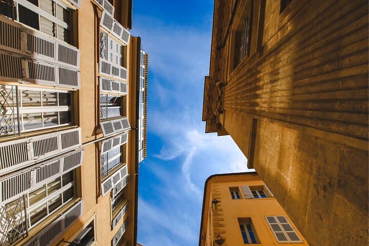 Aix-en-Provence Scavenger Hunt & Self-Guided Walking Tour