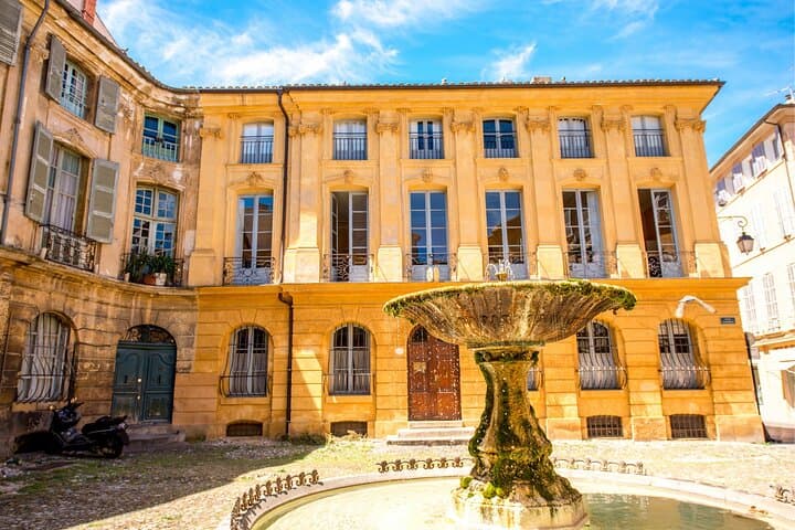 Aix-en-Provence Scavenger Hunt & Self-Guided Walking Tour