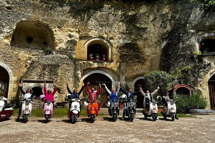 Scooter tour “Discovery of the Terroir” between Tours and Amboise