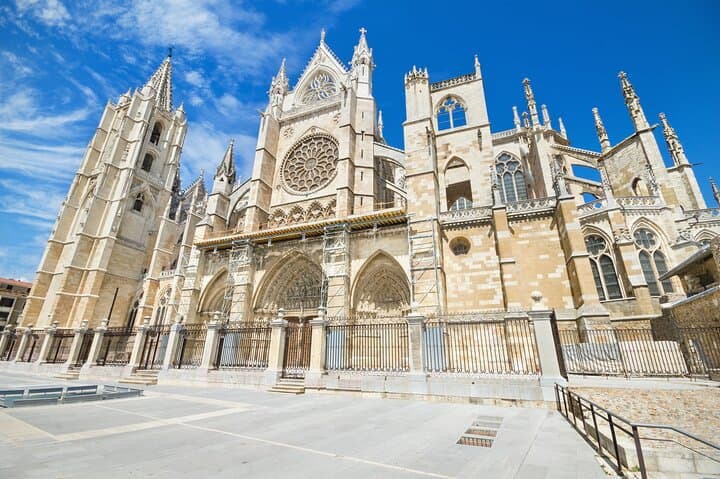 Kid Friendly Carcassonne Private Guided City Tour for Families