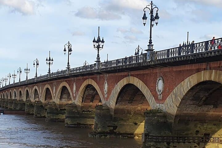 Classic Bordeaux: France’s Most Elegant City Audio Guide