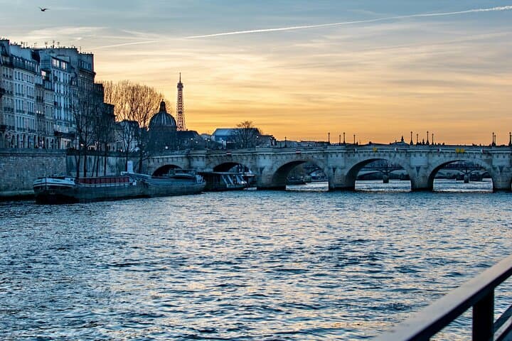 Private 3 Hour Walking Tour in Paris