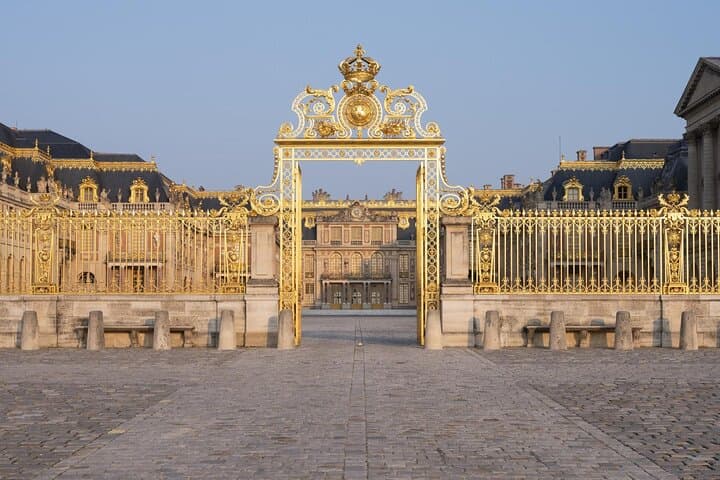 Private Versailles and Maintenon Full-Day History Tour