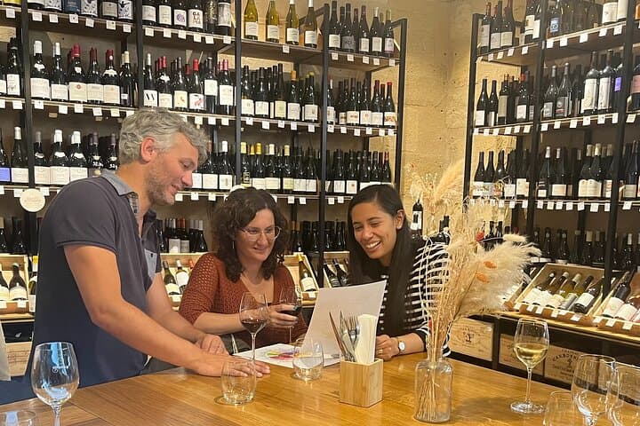 Bordeaux: Wine tasting with a DipWSET, CMS Certified Sommelier