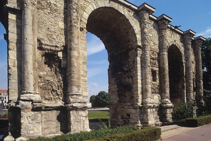 Reims Scavenger Hunt & Highlights Self-Guided Walking Tour