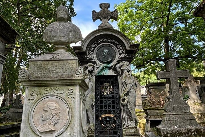 Père Lachaise Cemetery Private Tour