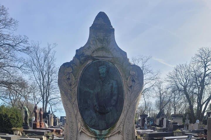 Père Lachaise Cemetery Private Tour