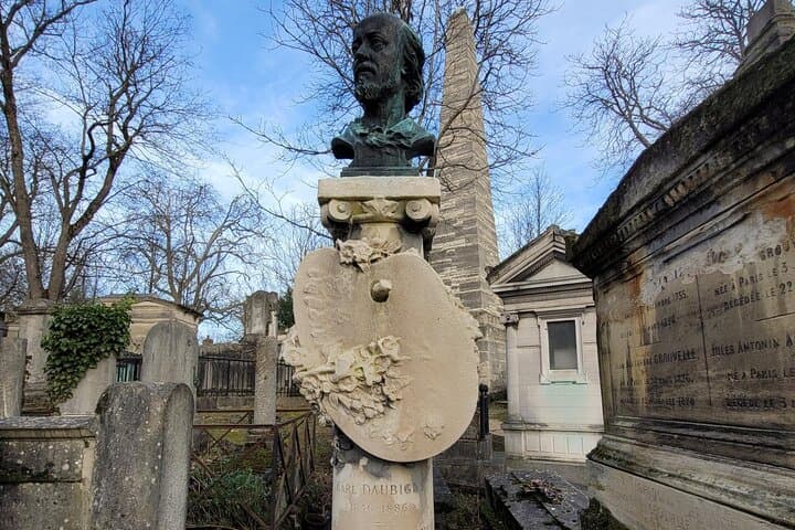 Père Lachaise Cemetery Private Tour