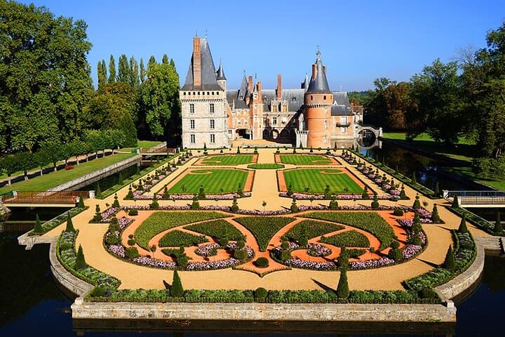 Private Versailles and Maintenon Full-Day History Tour