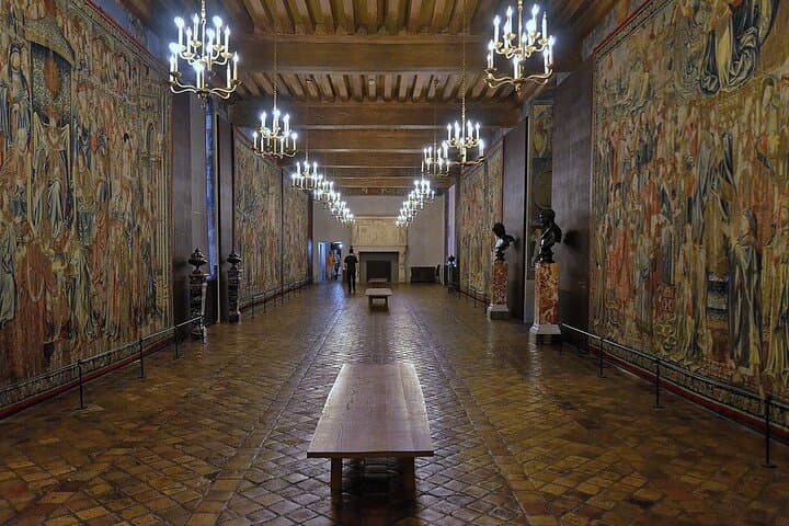 Private Chantilly and Ecouen Castles Tour from Paris