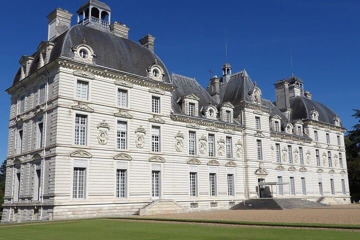 Private Day Trip From Paris to Loire Valley