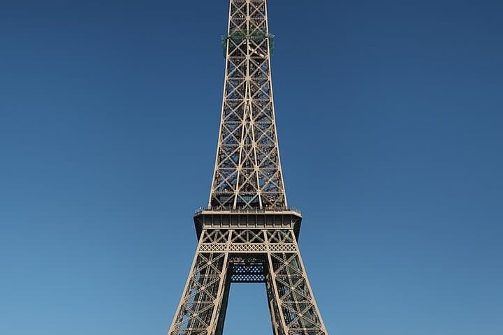 Private Guided Night Tour of Paris by a Vintage Car