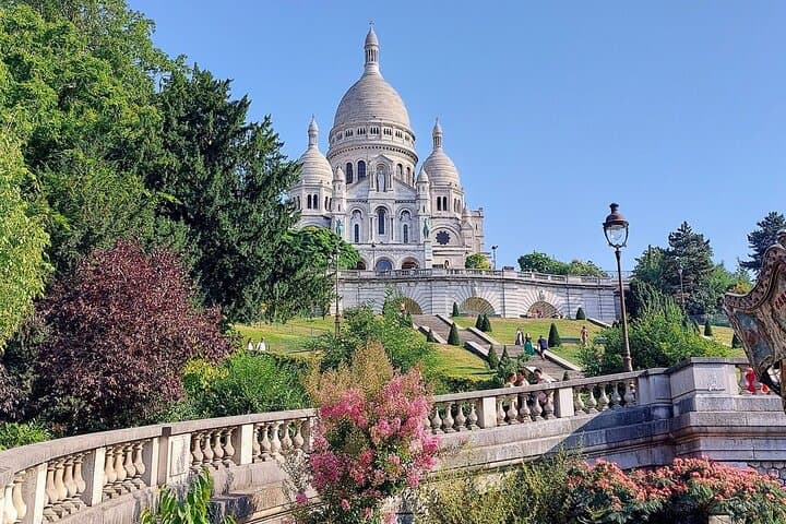 Montmartre Cheese and Wine tasting Walking Tour