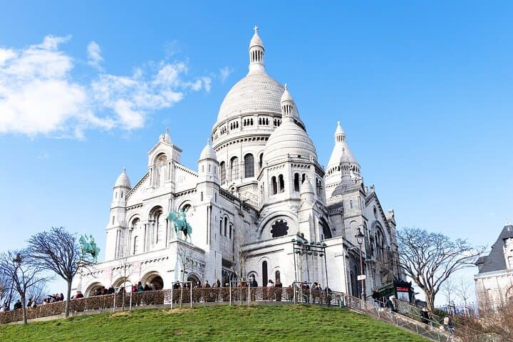 Montmartre Cheese and Wine tasting Walking Tour