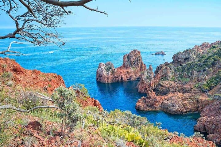 St Raphael Private Boat Tour Discovering an Iconic French Island