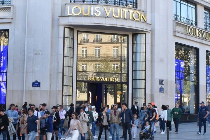 The Champs-Elysées Self-Guided Audio Tour