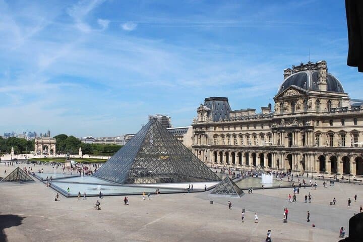 Full-Day Guided Tour in Paris with CDG Airport Pick Up