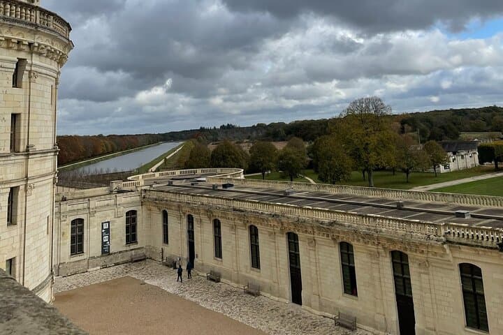 Chambord Castle Small Group Tour by Minivan from Paris