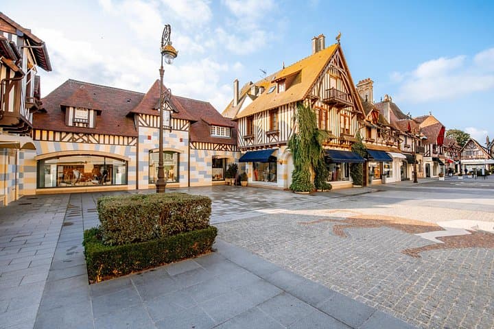 Private Excursion to Honfleur and Deauville From Le Havre Port
