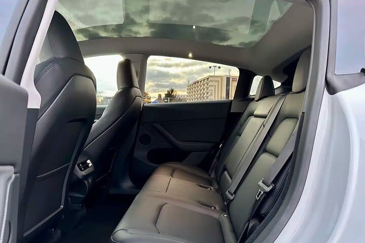 Round-trip private transport Paris Charles de Gaulle airport