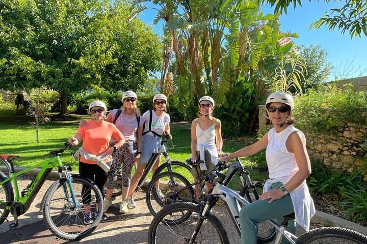 Paddle and electric bike activity in Villefranche