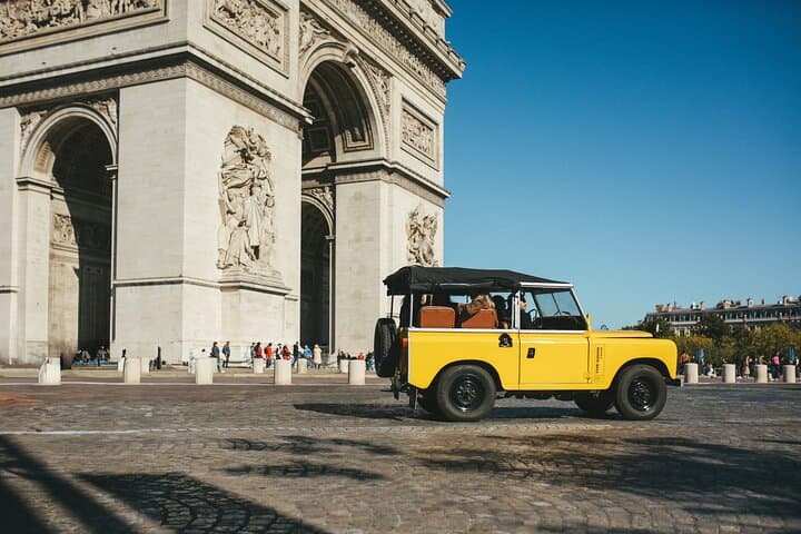 Private Guided Tour of Paris in a Vintage Land Rover