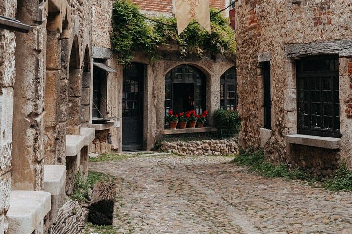 Pérouges medieval village
