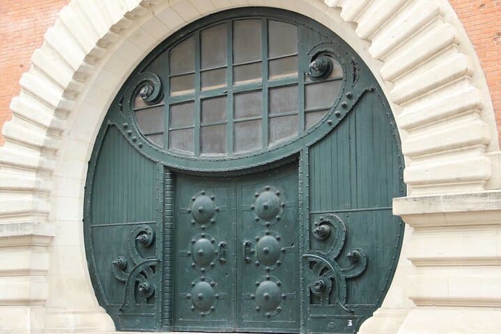 Reims Self-Guided City Walking Tour & Scavenger Hunt