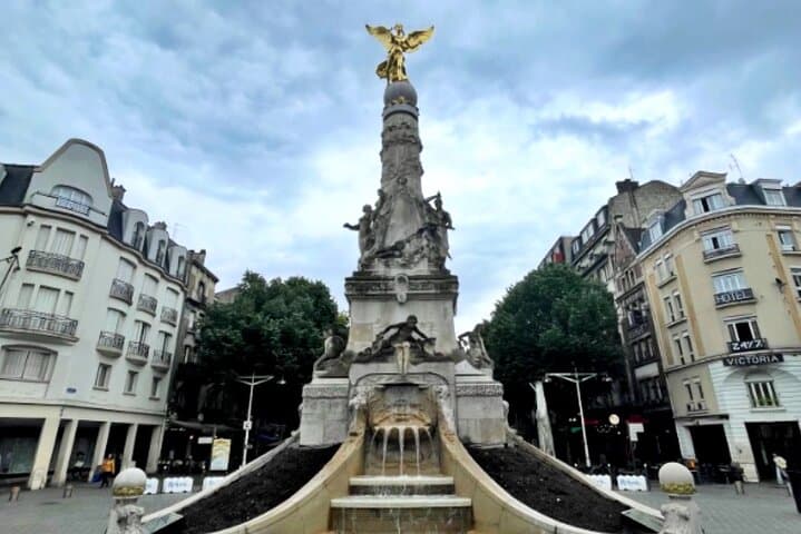 Reims Self-Guided City Walking Tour & Scavenger Hunt