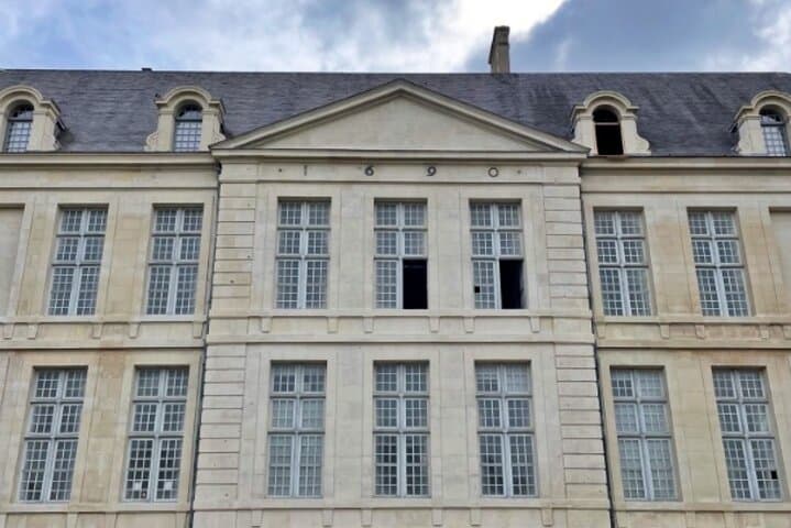 Reims Self-Guided City Walking Tour & Scavenger Hunt