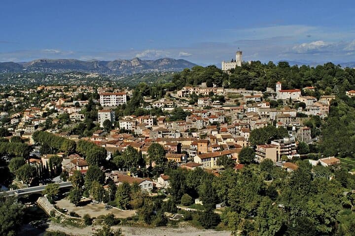 French Culture Tour in 3 Iconic Perched Villages from Antibes pt.
